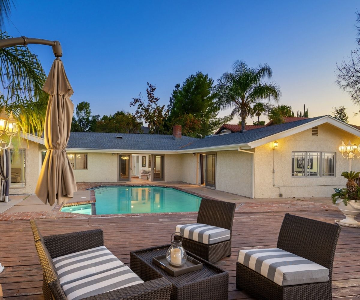 House backyard with Pool and sitting area