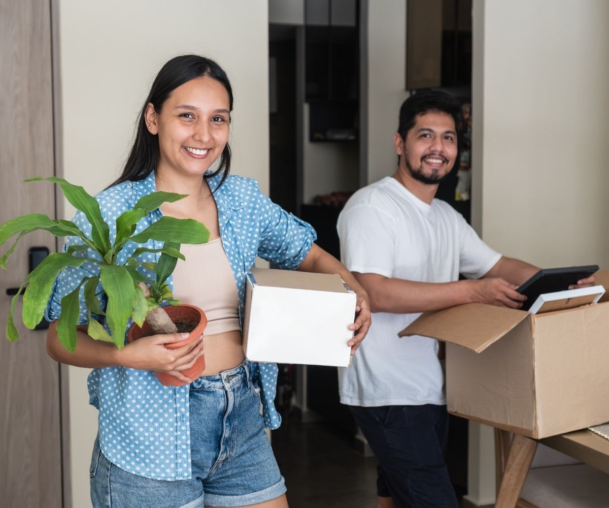 Man and woman moving Man and woman moving