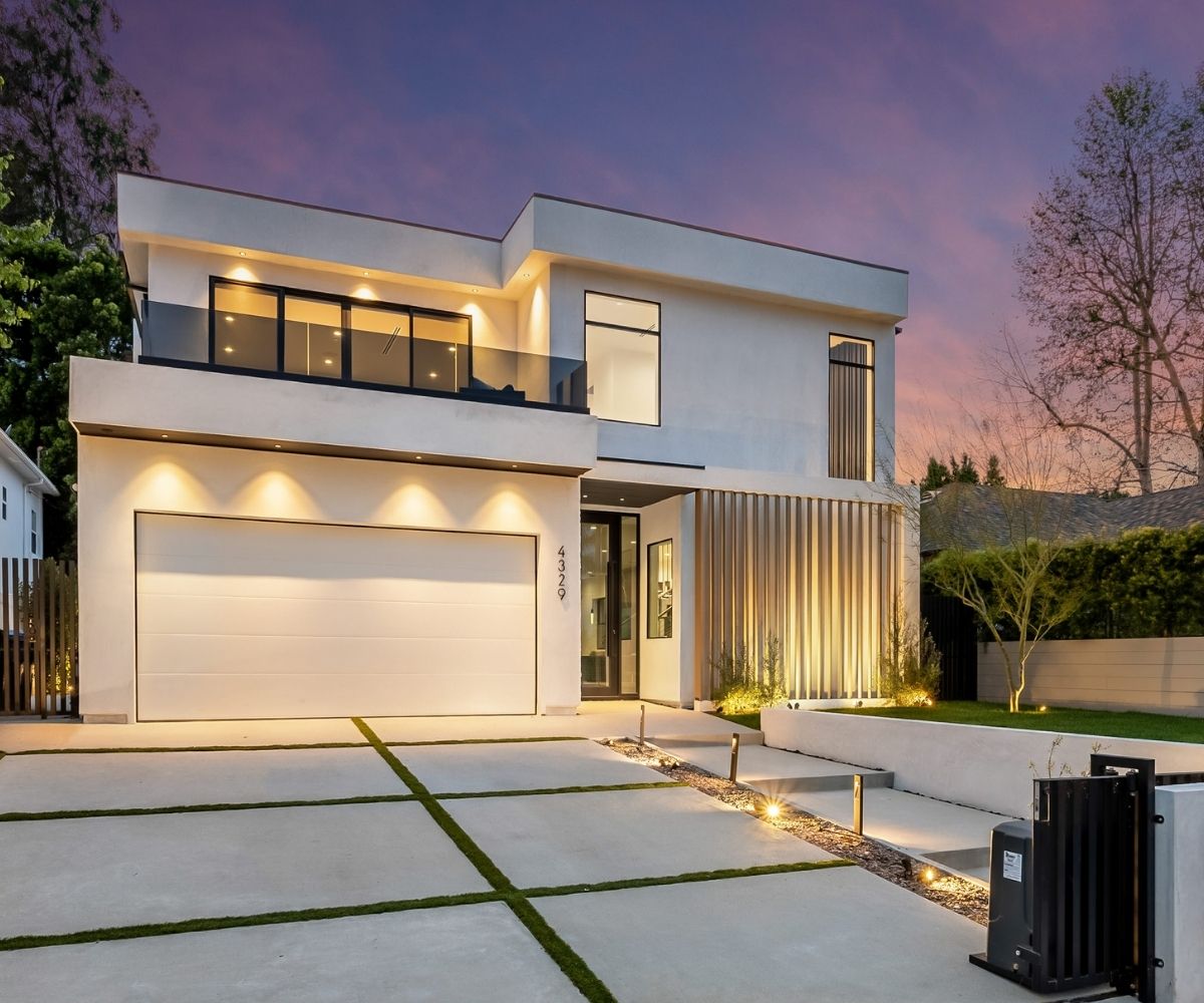 Modern white house