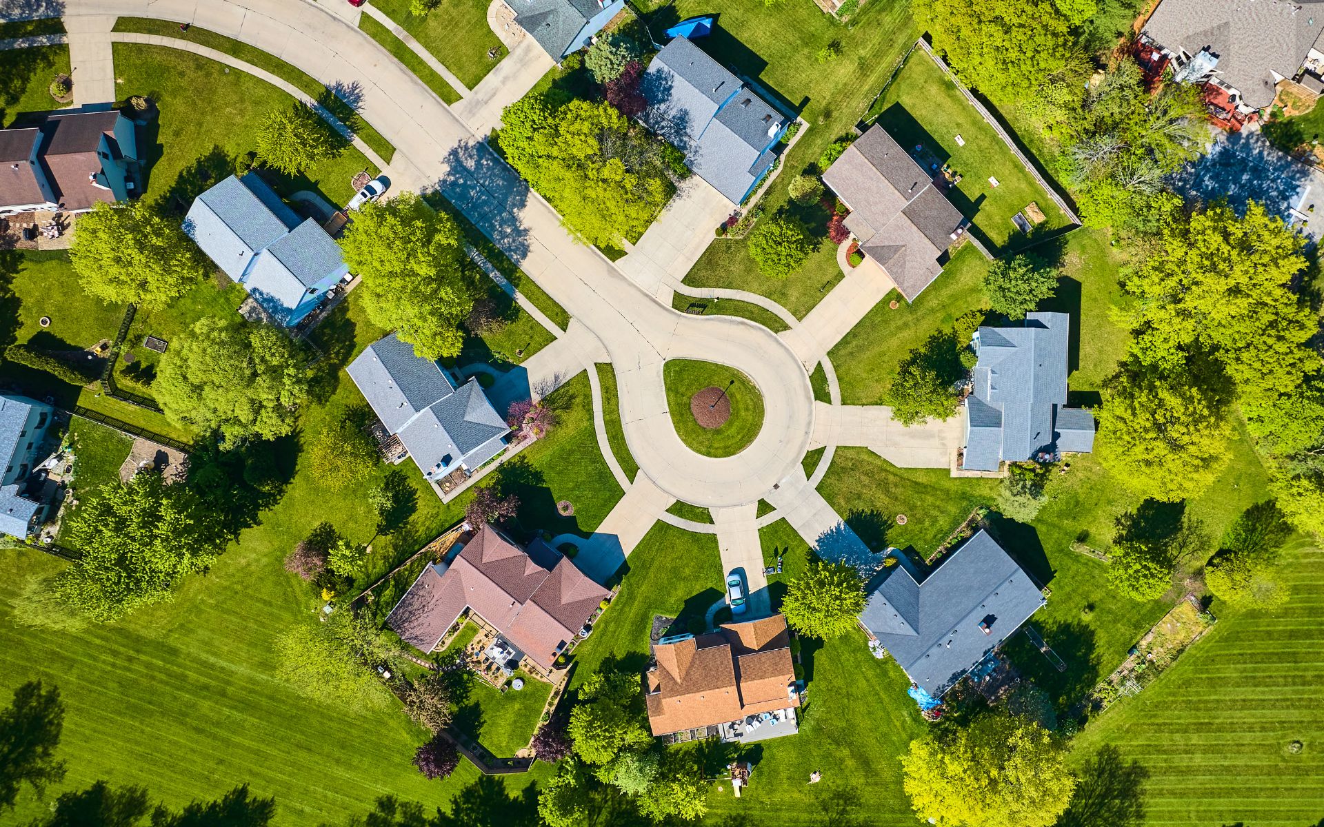 Aerial of homes on cul-de-sac